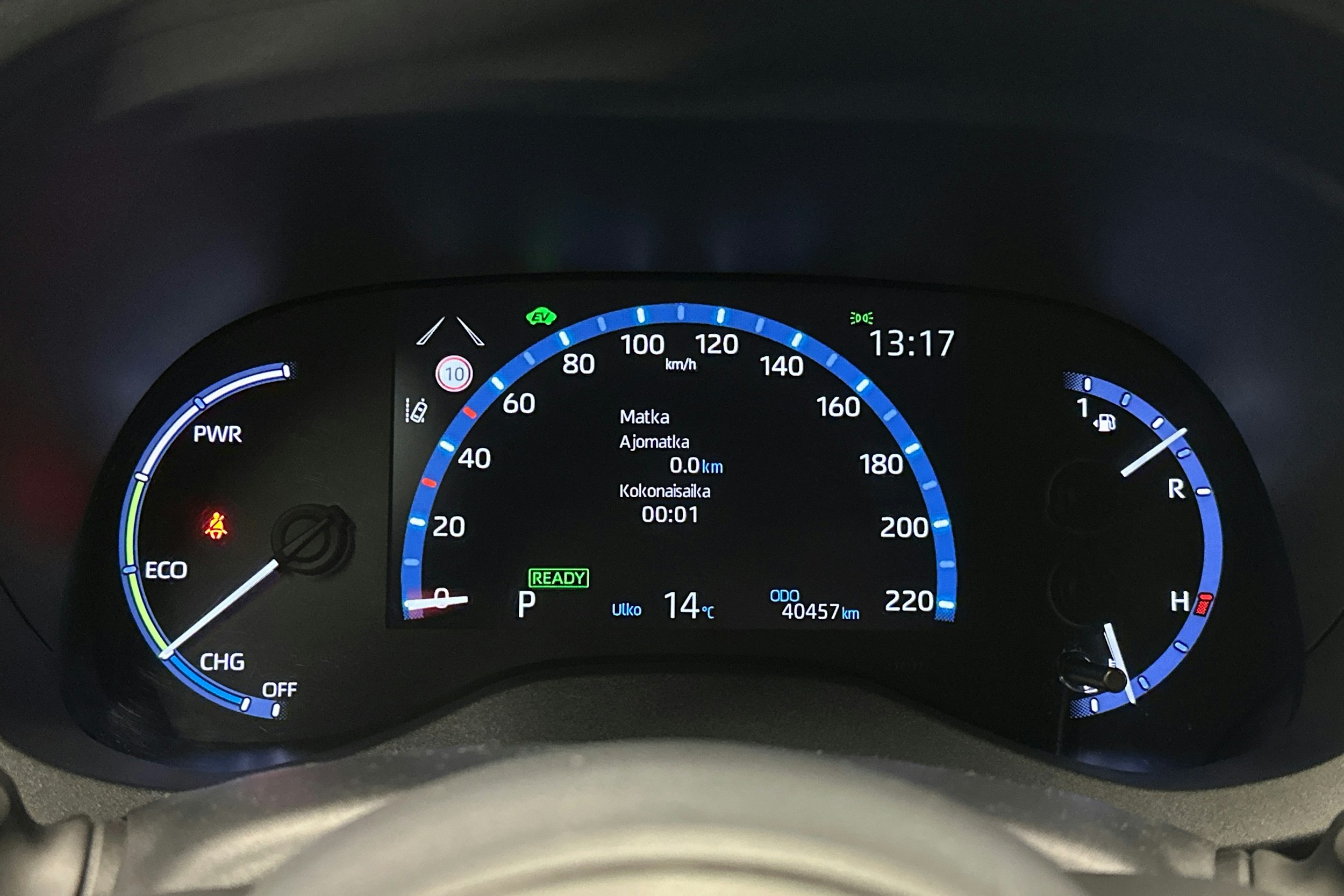 keltainen Toyota Yaris Cross 2021 kuva 20.