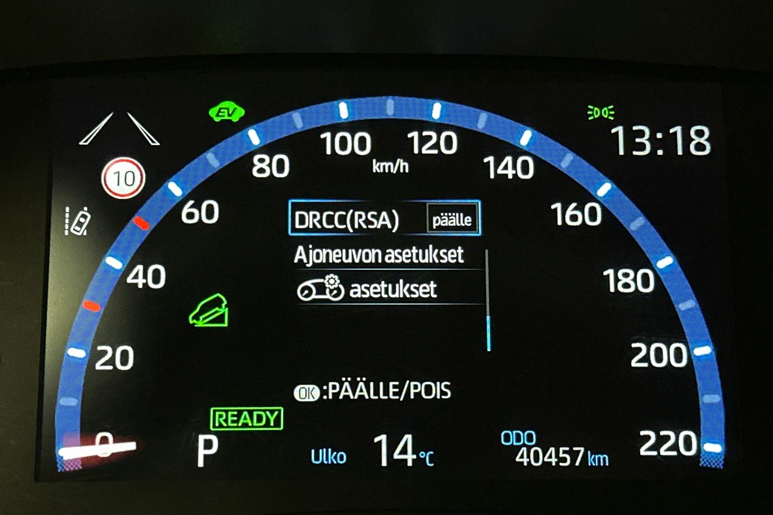 keltainen Toyota Yaris Cross 2021 kuva 23.