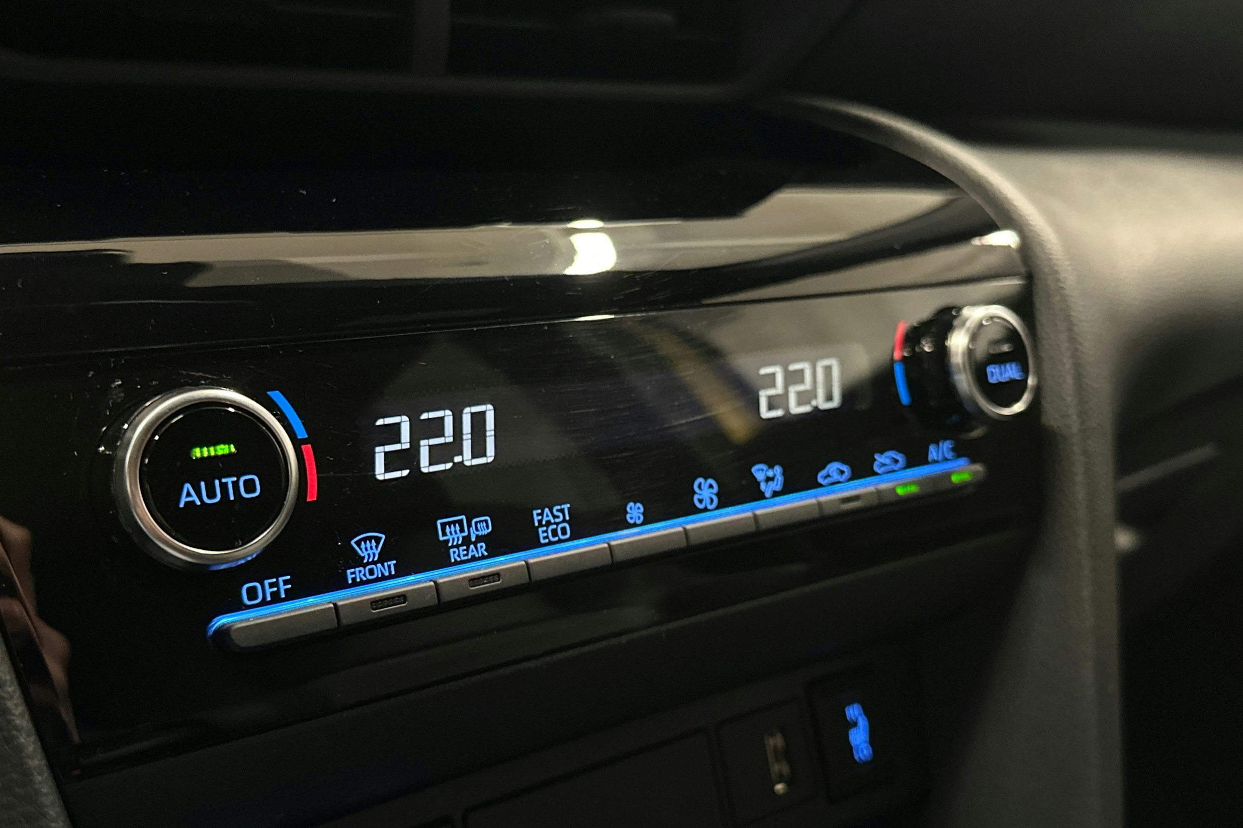 keltainen Toyota Yaris Cross 2021 kuva 27.