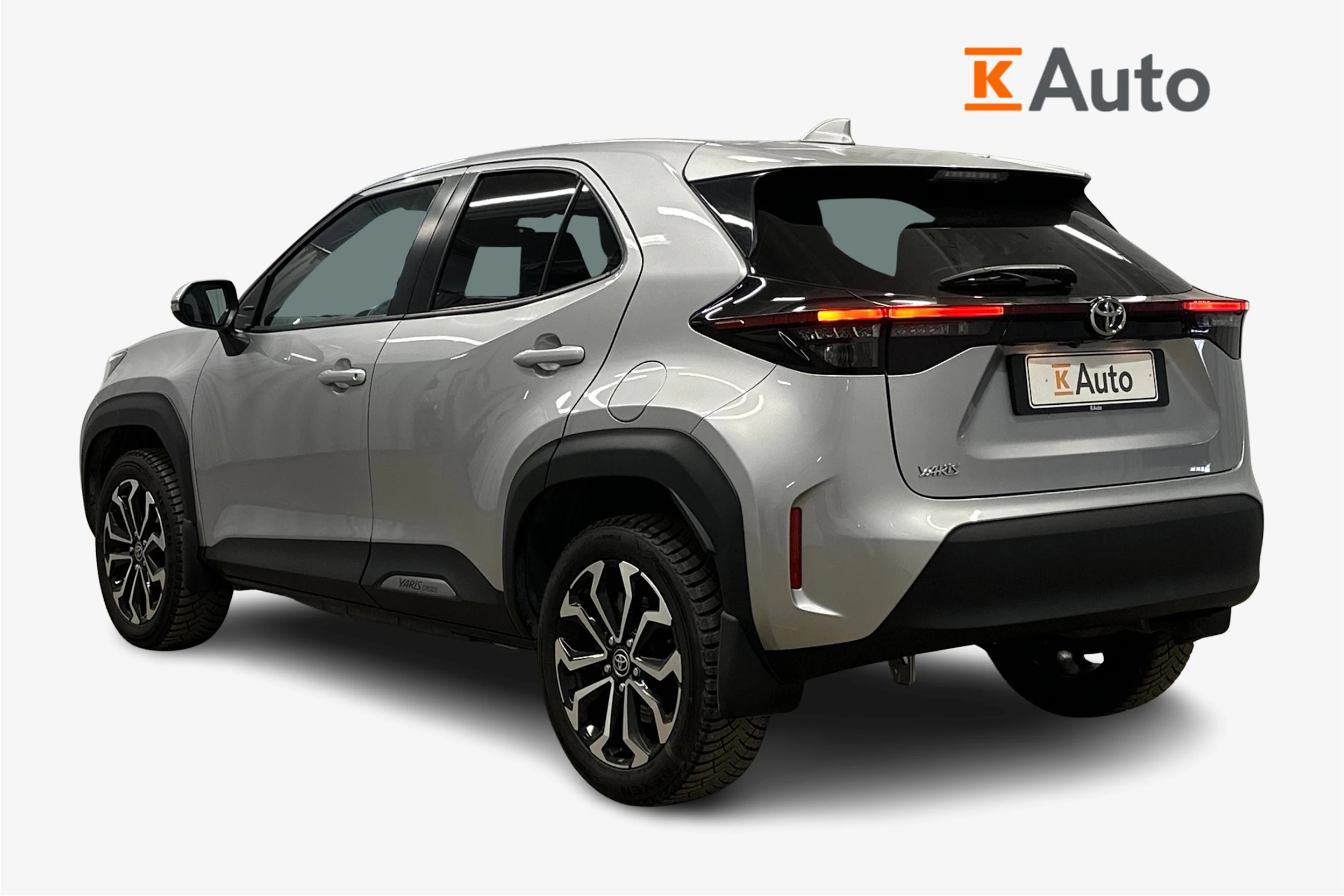 harmaa Toyota Yaris Cross 2022 kuva 10.