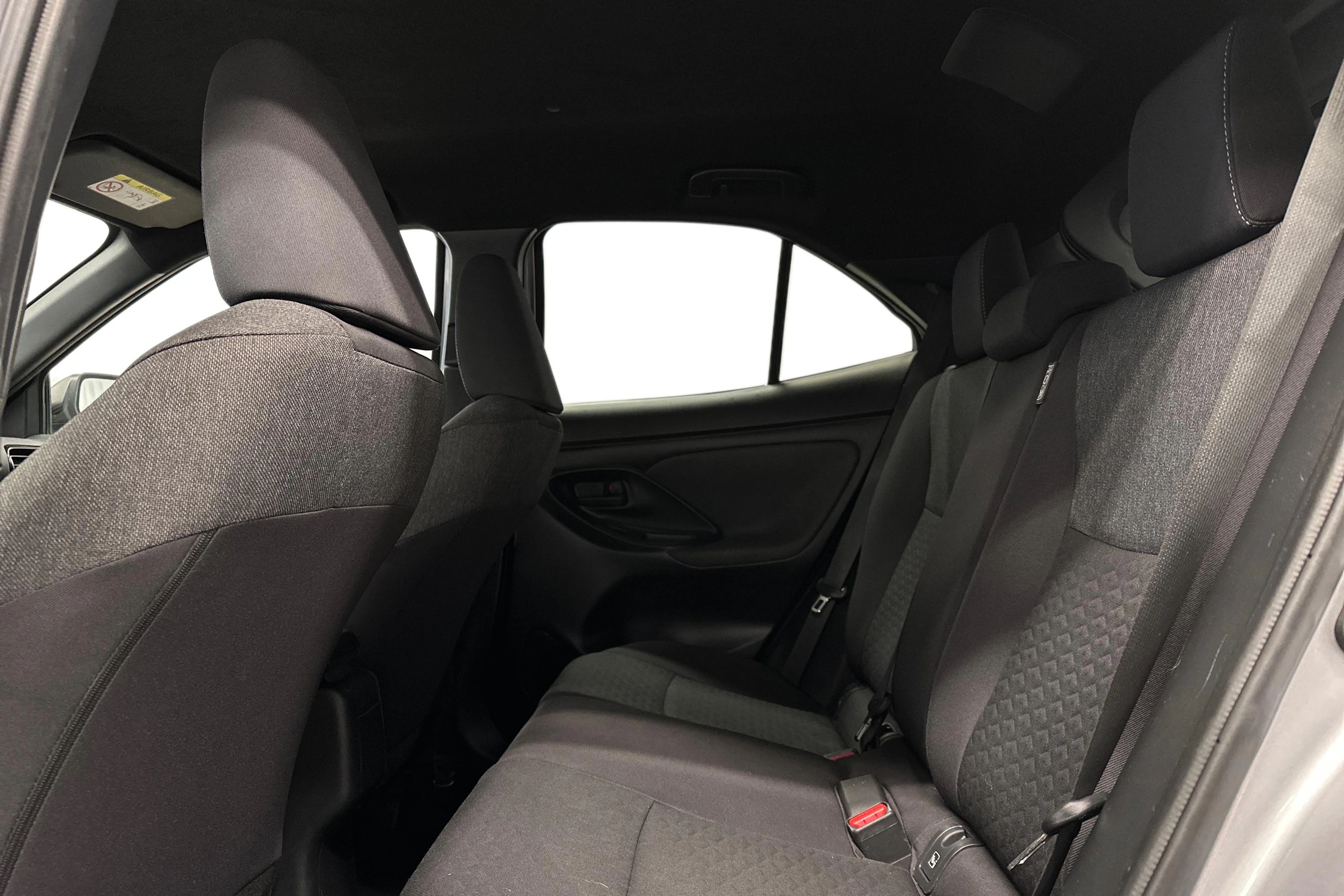 harmaa Toyota Yaris Cross 2022 kuva 18.