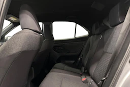 harmaa Toyota Yaris Cross 2022 kuva 18.