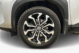 harmaa Toyota Yaris Cross 2022 kuva 19.