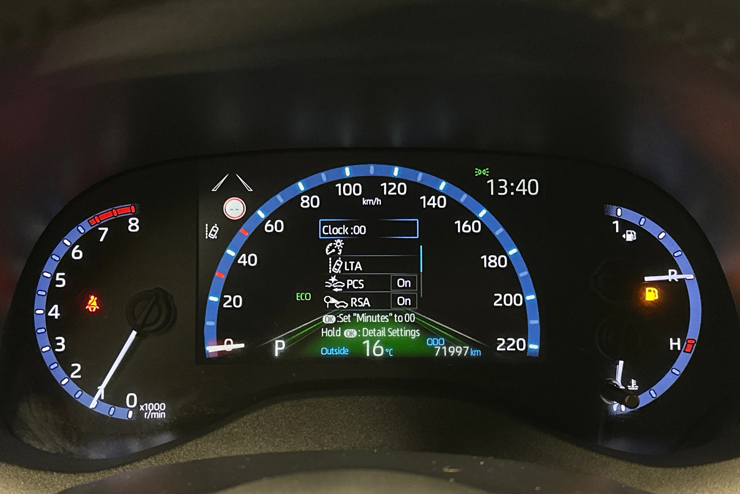 harmaa Toyota Yaris Cross 2022 kuva 27.