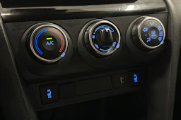 harmaa Toyota Yaris Cross 2022 kuva 30.