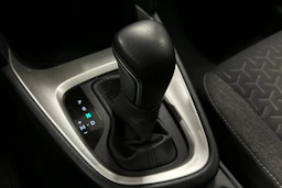 harmaa Toyota Yaris Cross 2022 kuva 31.