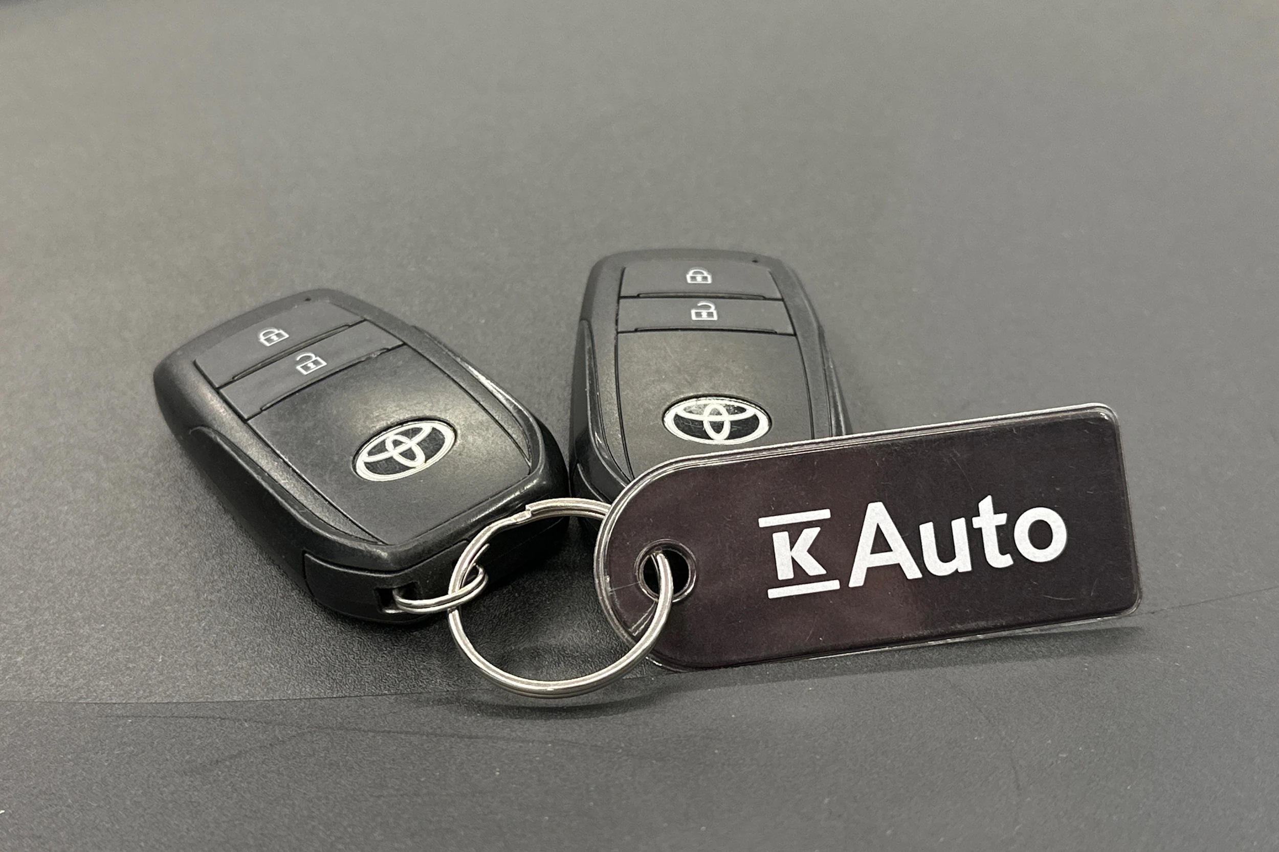 harmaa Toyota Yaris Cross 2022 kuva 32.