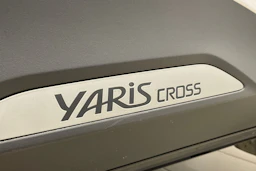 harmaa Toyota Yaris Cross 2022 kuva 26.