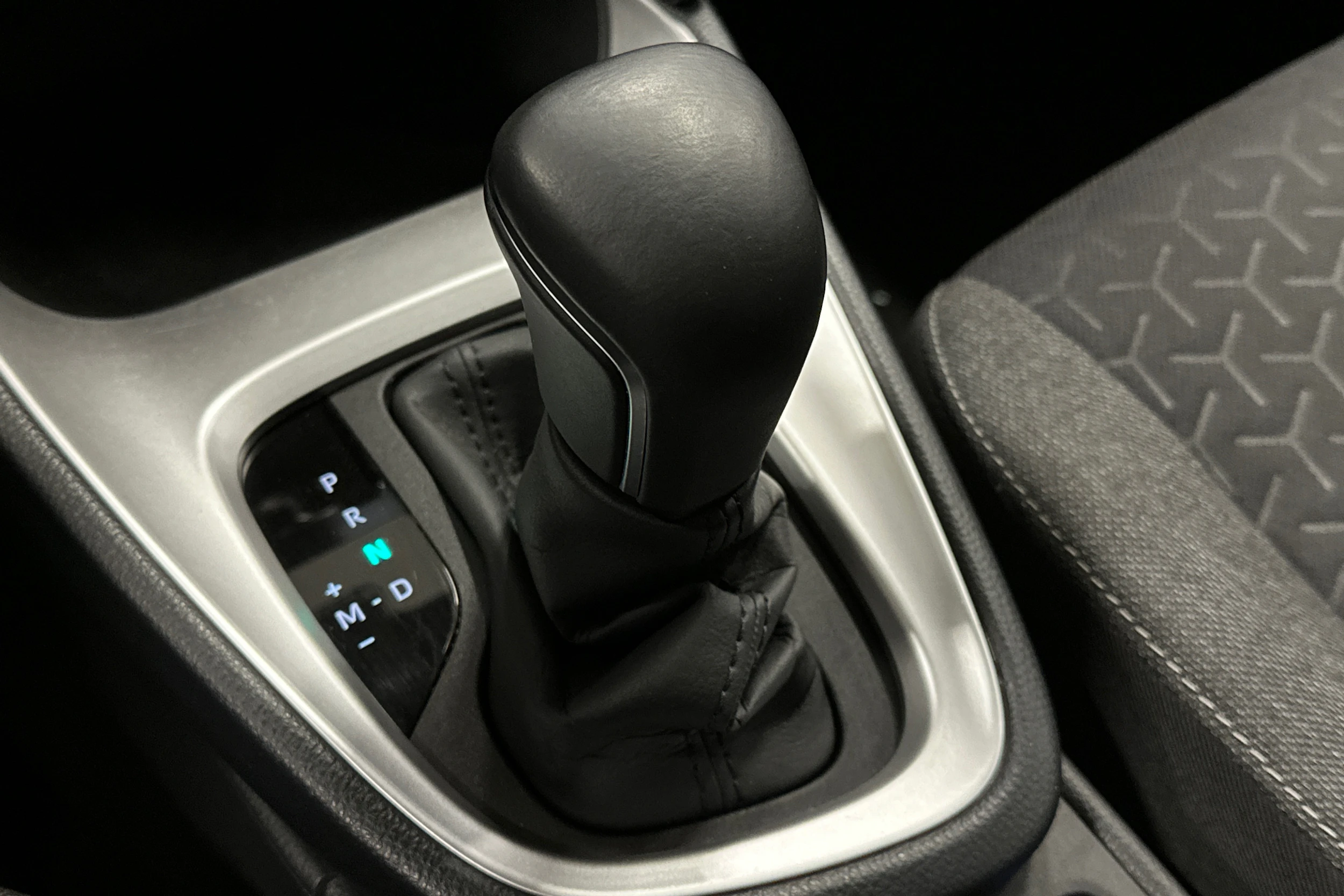 met. hopea Toyota Yaris Cross 2022 kuva 21.