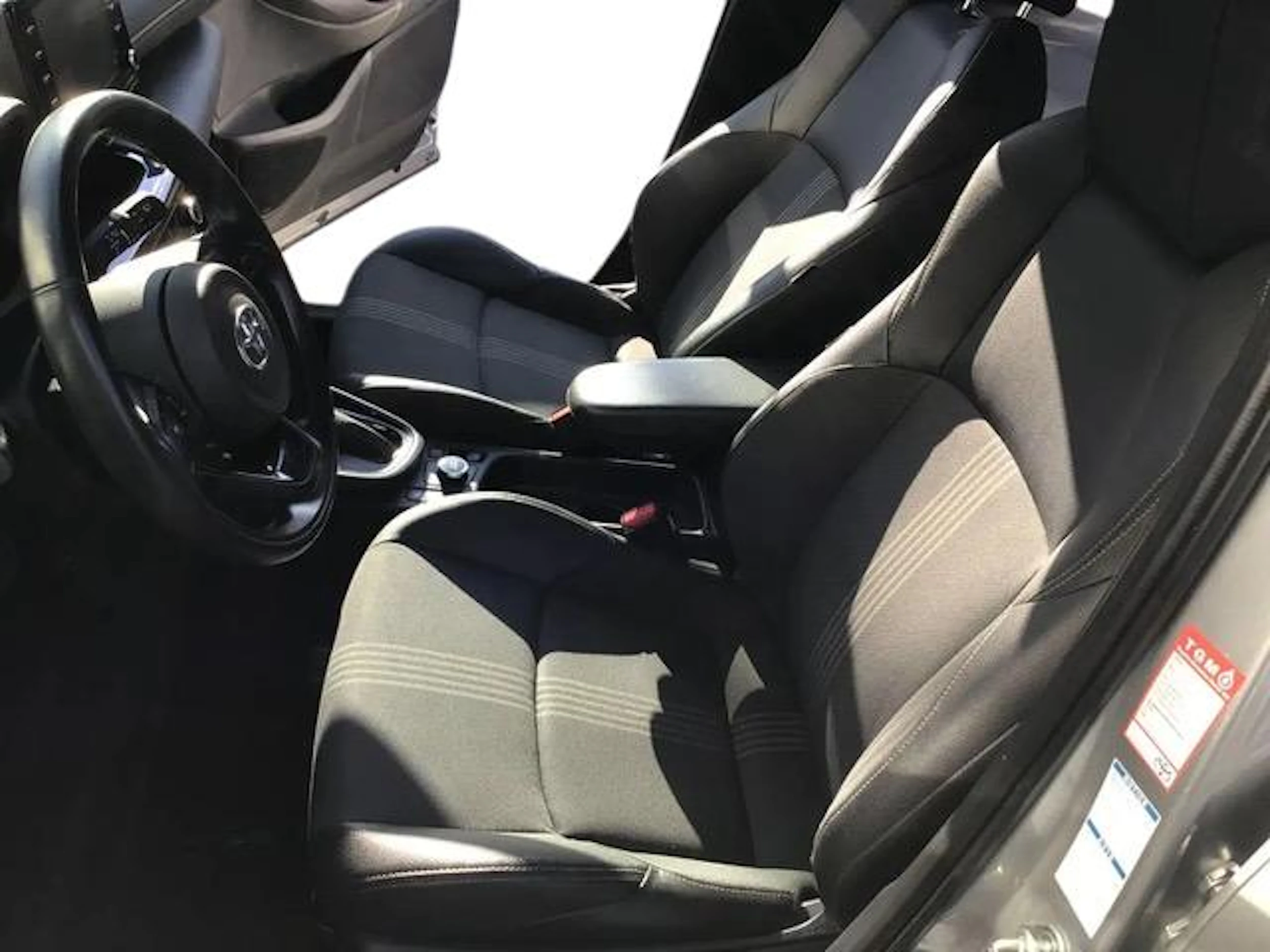 met. hopea Toyota Yaris Cross 2022 kuva 3.