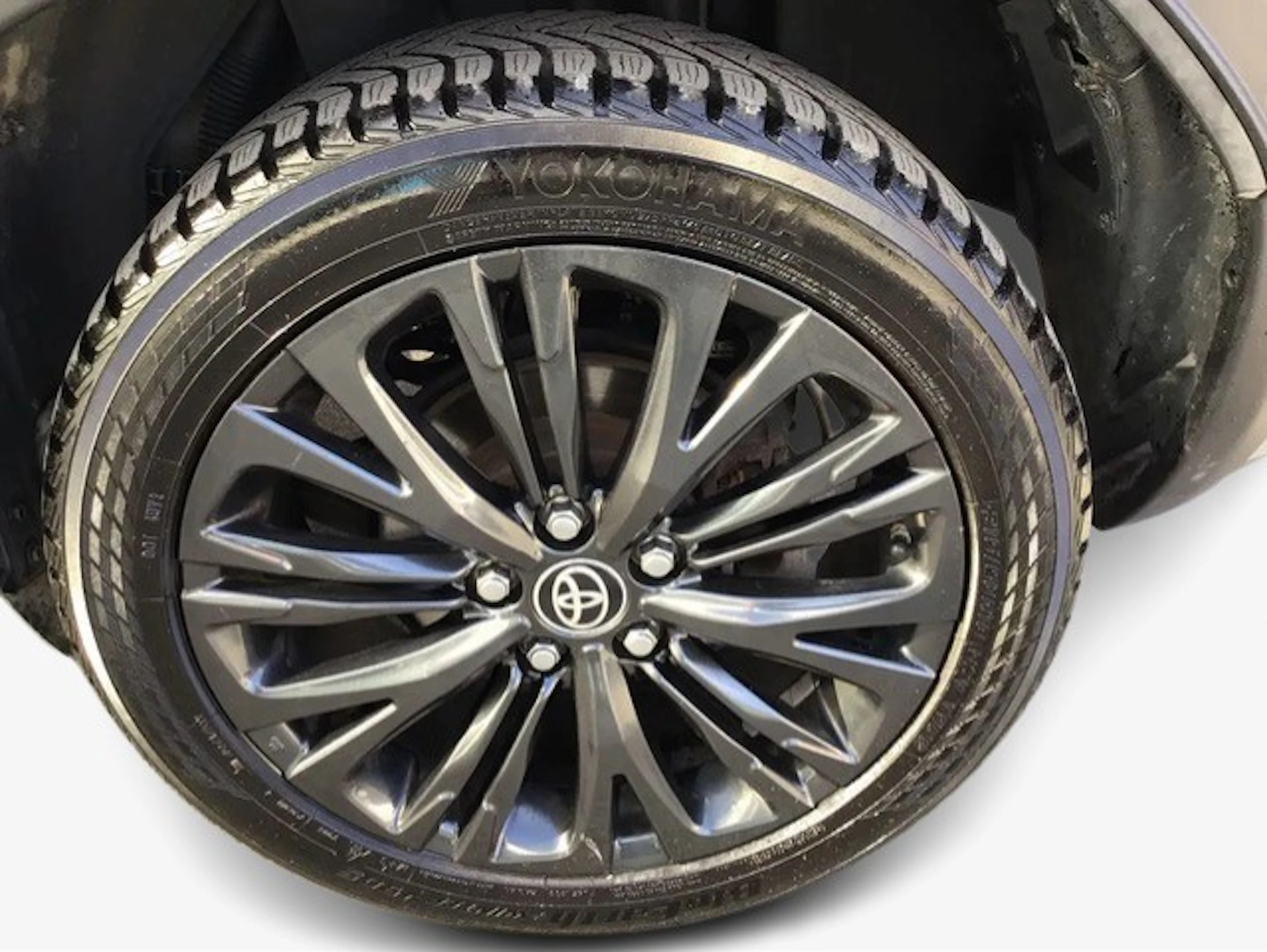 met. hopea Toyota Yaris Cross 2022 kuva 5.