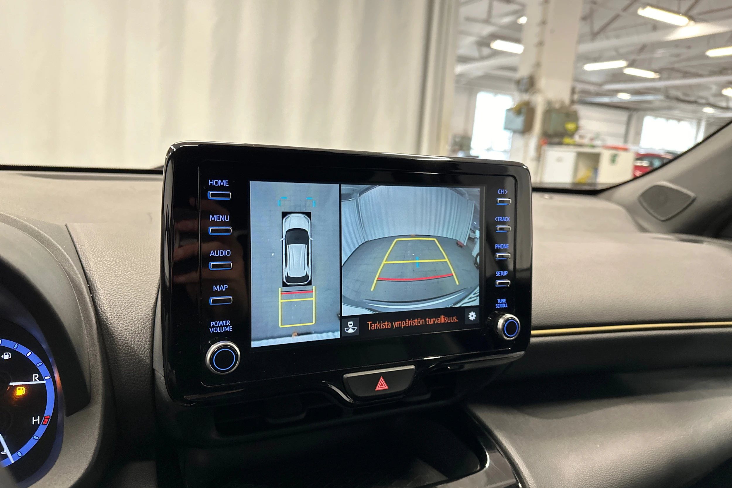 met. hopea Toyota Yaris Cross 2022 kuva 21.