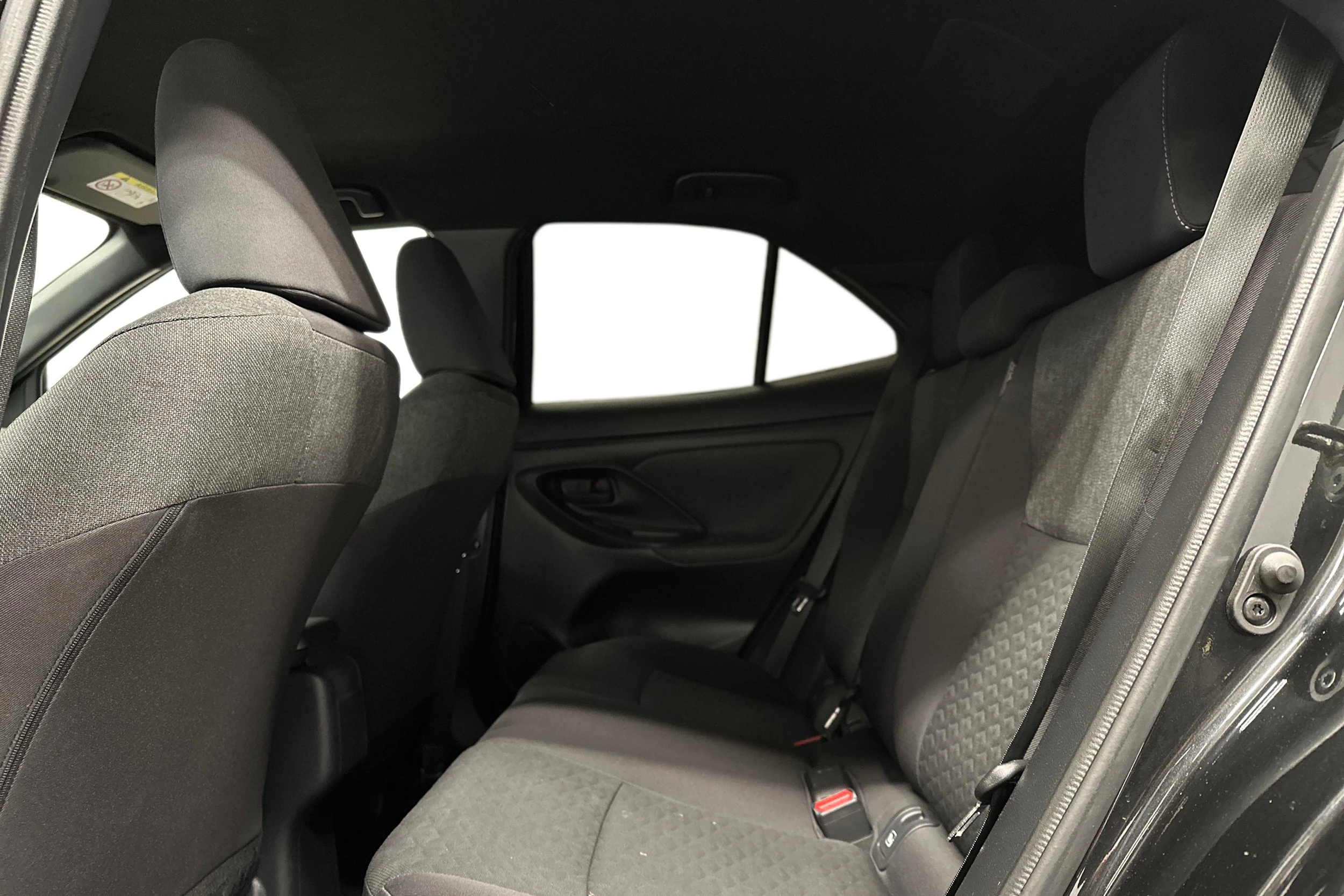 musta Toyota Yaris Cross 2022 kuva 11.