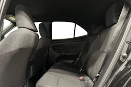 musta Toyota Yaris Cross 2022 kuva 11.