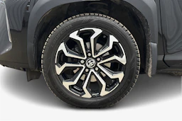 musta Toyota Yaris Cross 2022 kuva 12.