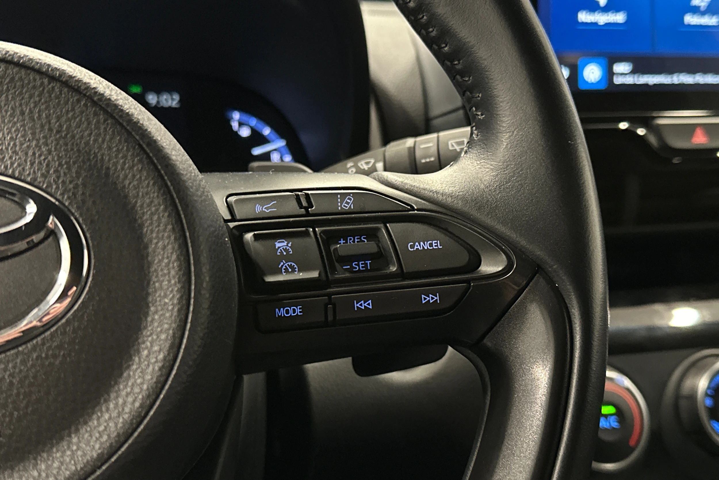 musta Toyota Yaris Cross 2022 kuva 19.