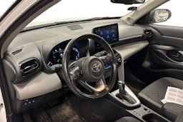 valkoinen Toyota Yaris Cross 2022 kuva 3.