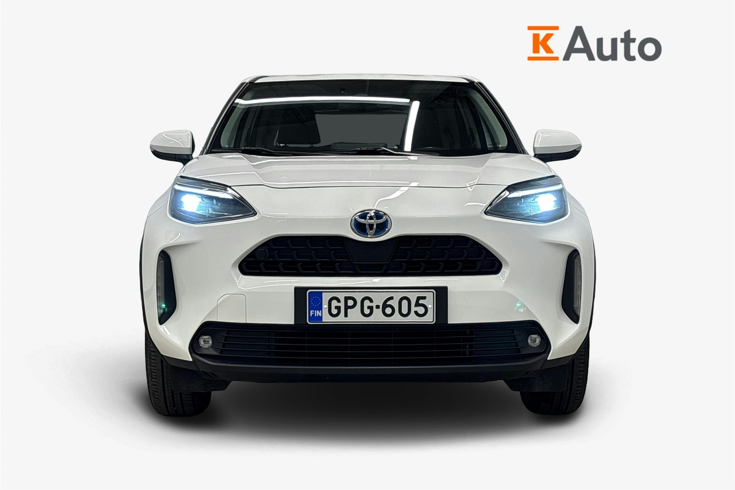 valkoinen Toyota Yaris Cross 2022 kuva 5.
