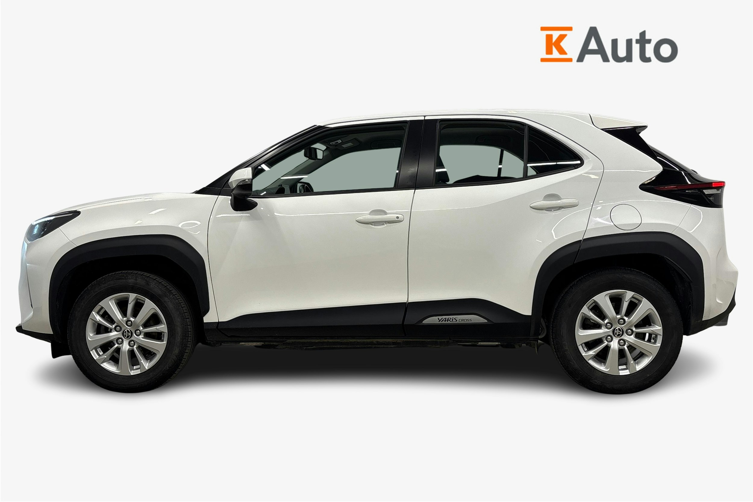 valkoinen Toyota Yaris Cross 2022 kuva 6.