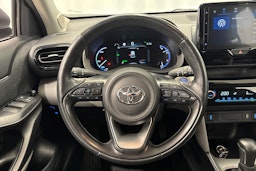 valkoinen Toyota Yaris Cross 2022 kuva 16.