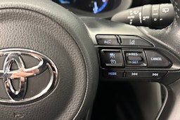valkoinen Toyota Yaris Cross 2022 kuva 18.