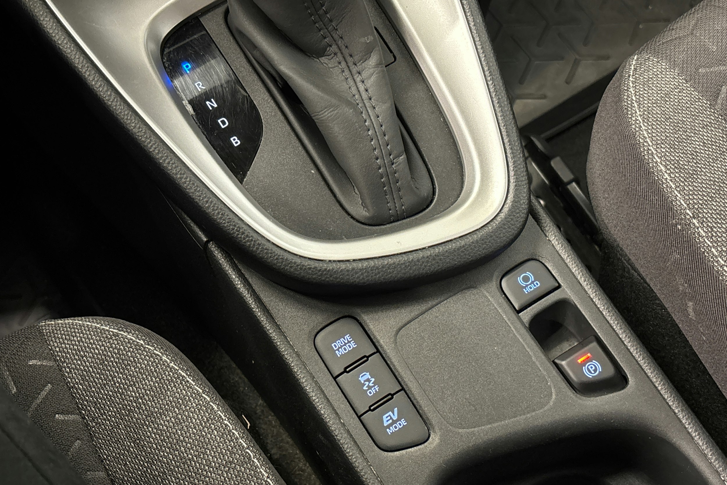 valkoinen Toyota Yaris Cross 2022 kuva 26.