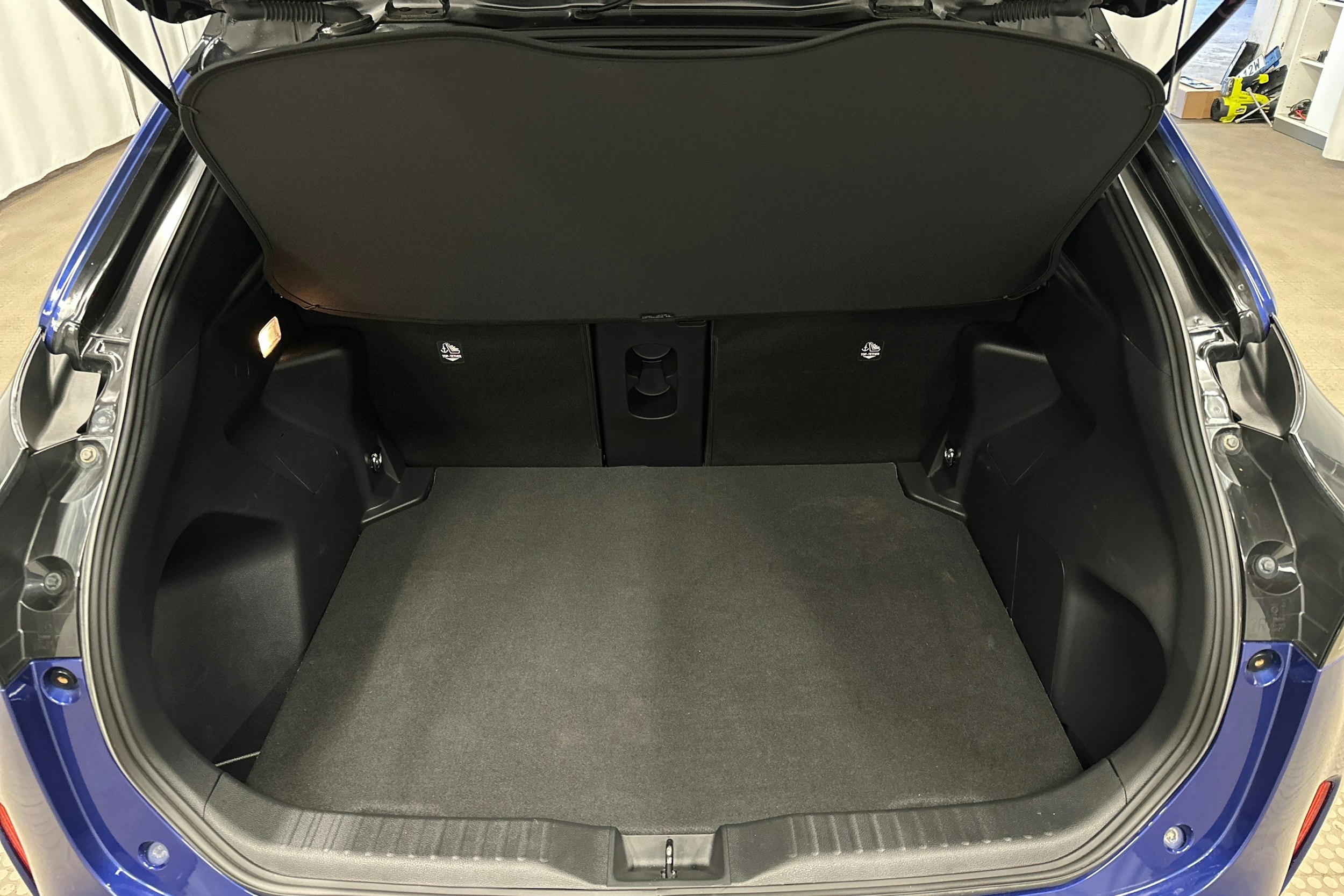sininen Toyota Yaris Cross 2022 kuva 14.