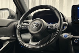 sininen Toyota Yaris Cross 2022 kuva 16.