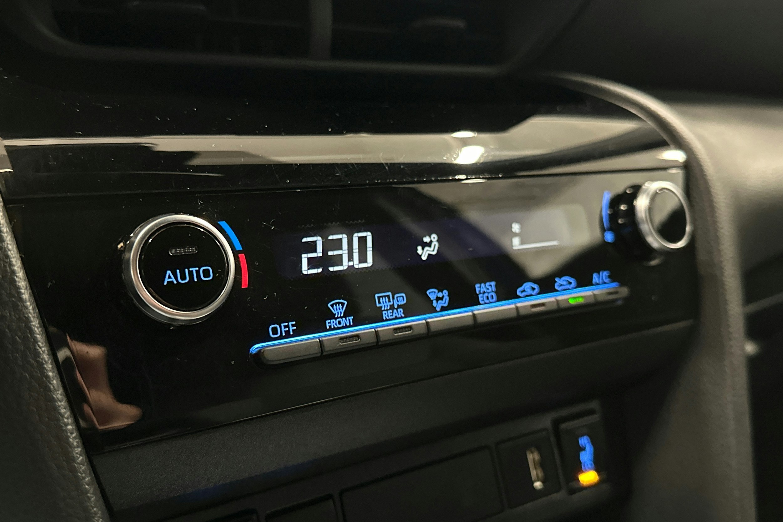 sininen Toyota Yaris Cross 2022 kuva 25.