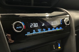 sininen Toyota Yaris Cross 2022 kuva 25.