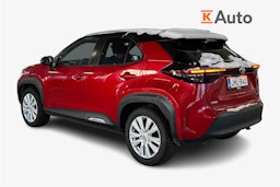 punainen Toyota Yaris Cross 2022 kuva 2.