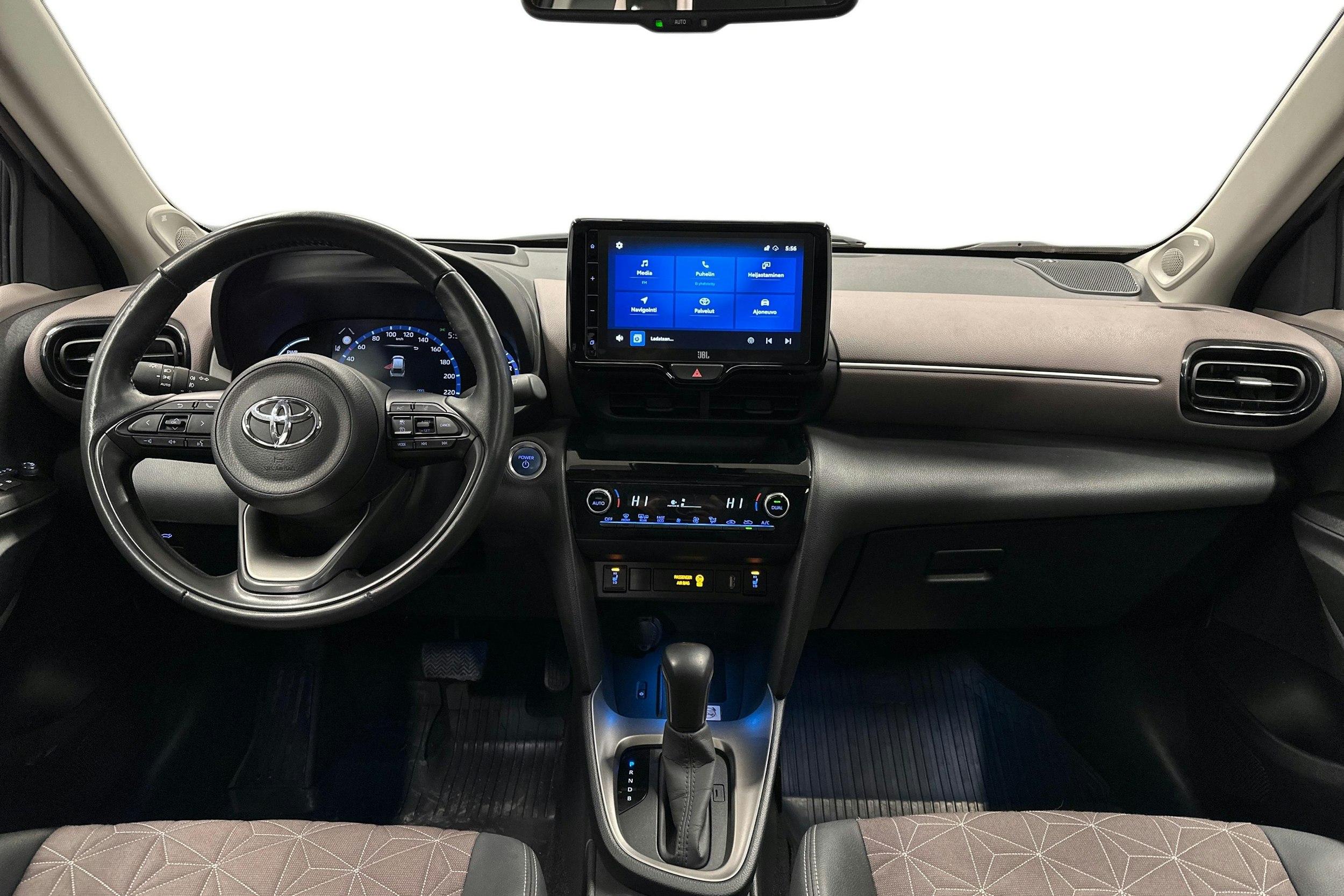 punainen Toyota Yaris Cross 2022 kuva 9.