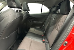 punainen Toyota Yaris Cross 2022 kuva 10.