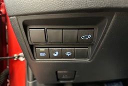 punainen Toyota Yaris Cross 2022 kuva 19.