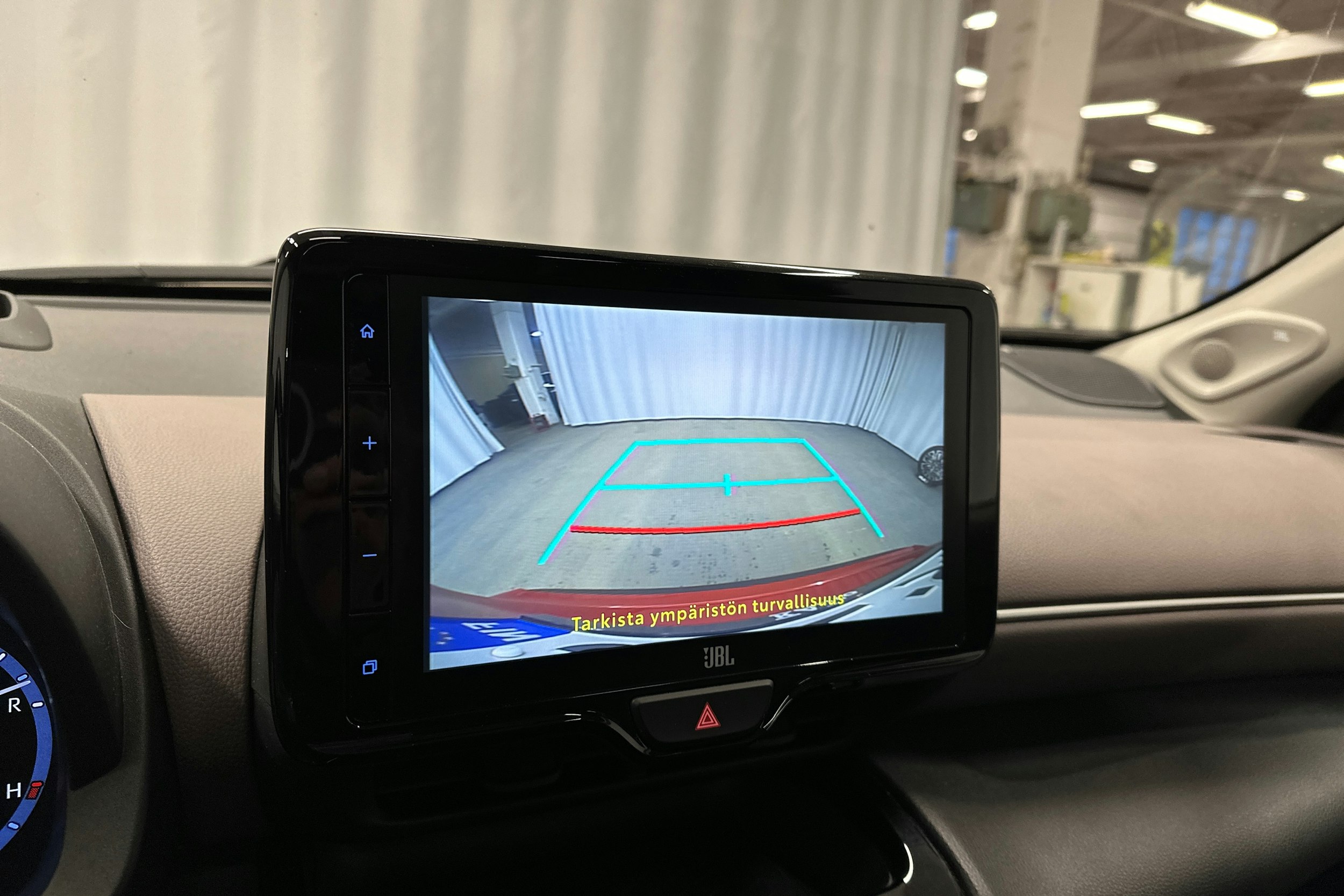 punainen Toyota Yaris Cross 2022 kuva 20.