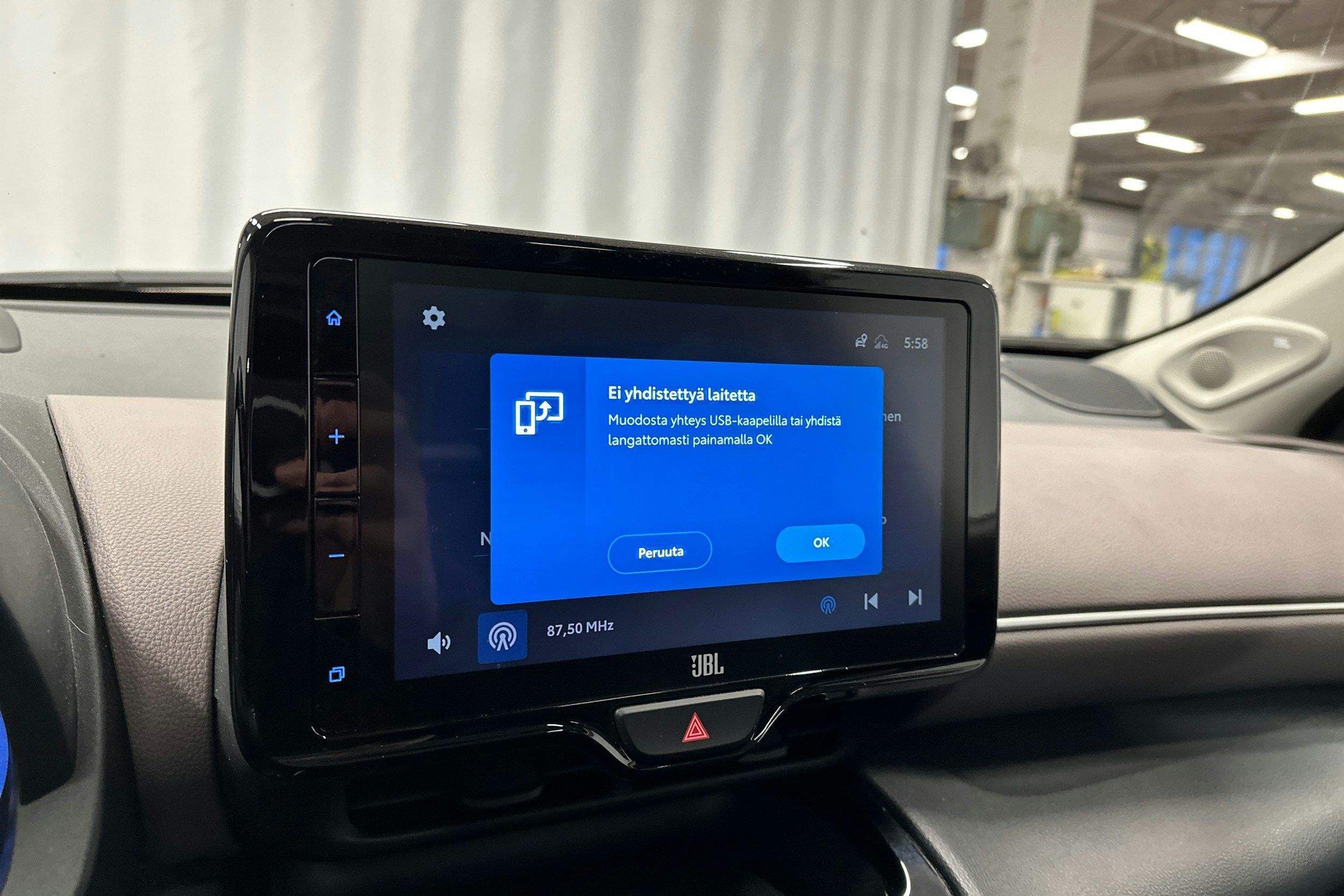 punainen Toyota Yaris Cross 2022 kuva 22.