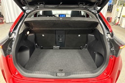 punainen Toyota Yaris Cross 2022 kuva 29.