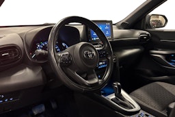 sininen Toyota Yaris Cross 2022 kuva 3.