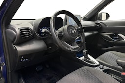 sininen Toyota Yaris Cross 2022 kuva 7.