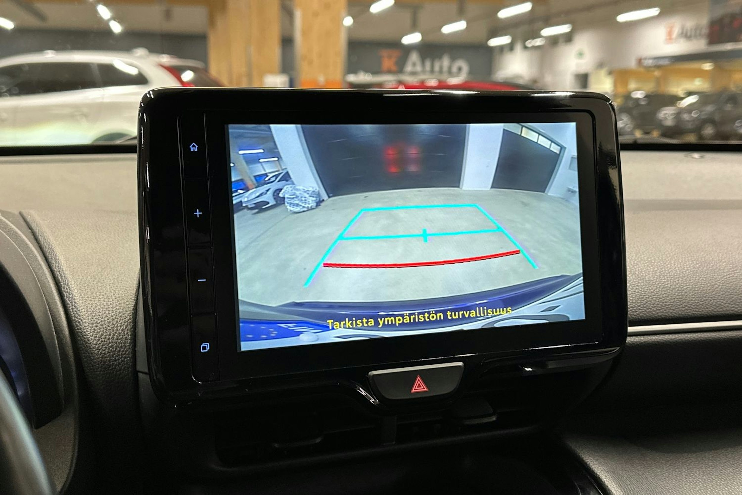 sininen Toyota Yaris Cross 2022 kuva 16.