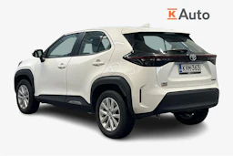 Valkoinen Toyota Yaris Cross 2022 kuva 2.