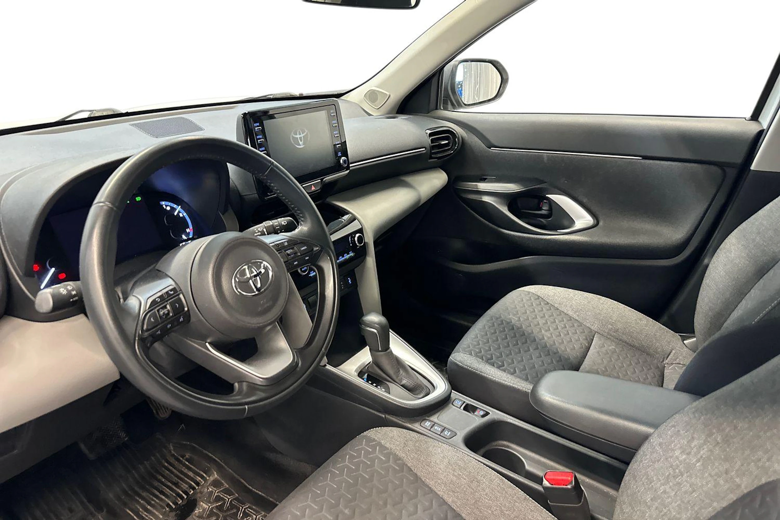Valkoinen Toyota Yaris Cross 2022 kuva 3.