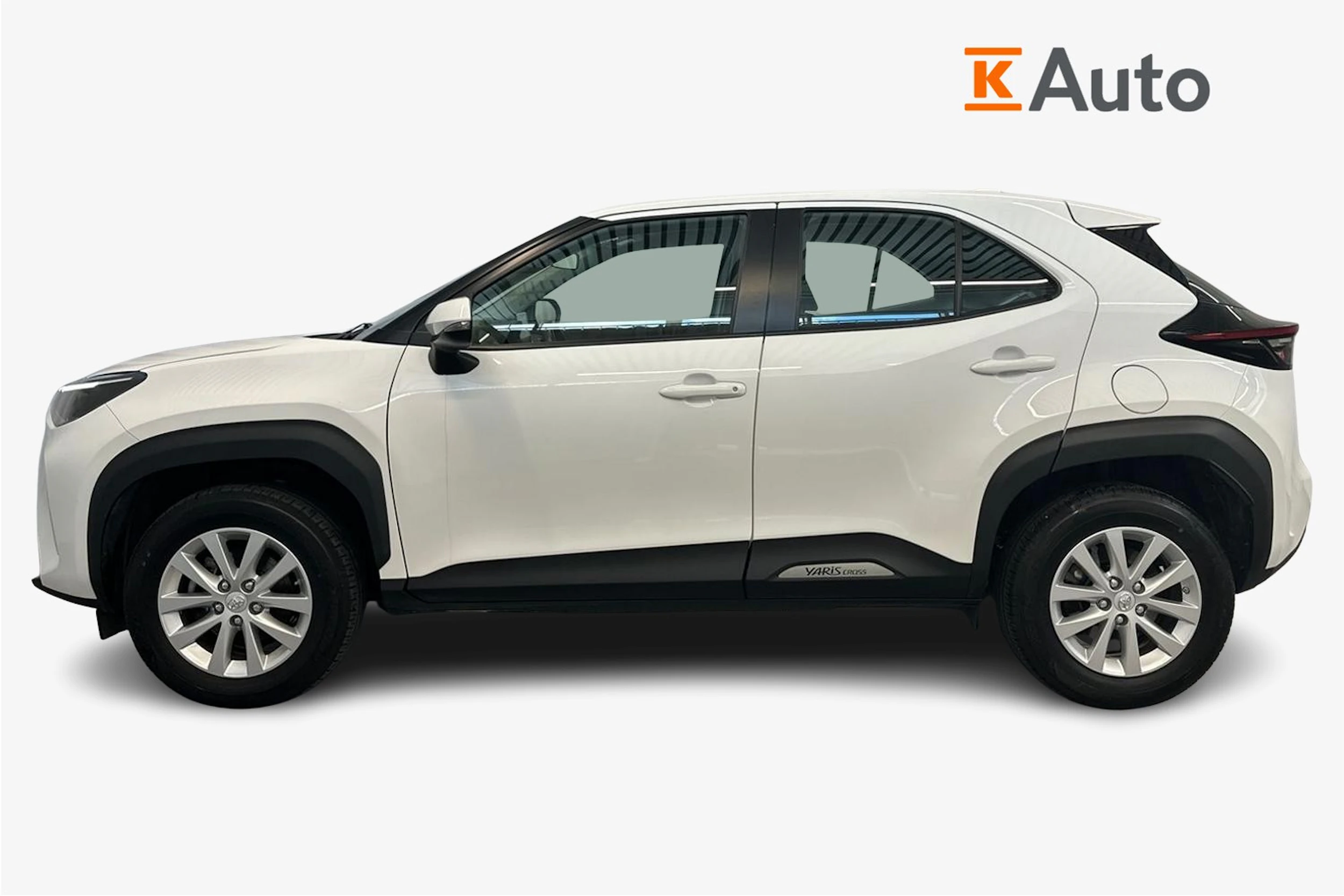 Valkoinen Toyota Yaris Cross 2022 kuva 5.