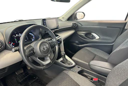 Valkoinen Toyota Yaris Cross 2022 kuva 6.