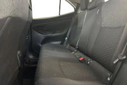 Valkoinen Toyota Yaris Cross 2022 kuva 8.