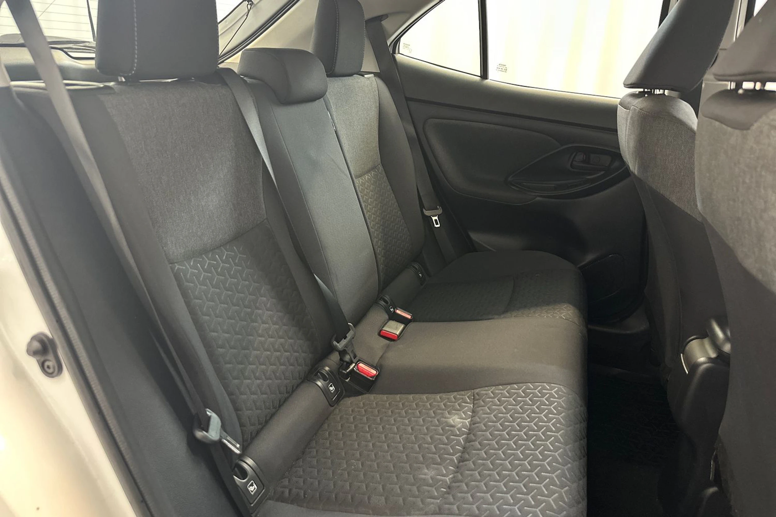 Valkoinen Toyota Yaris Cross 2022 kuva 10.
