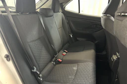 Valkoinen Toyota Yaris Cross 2022 kuva 10.