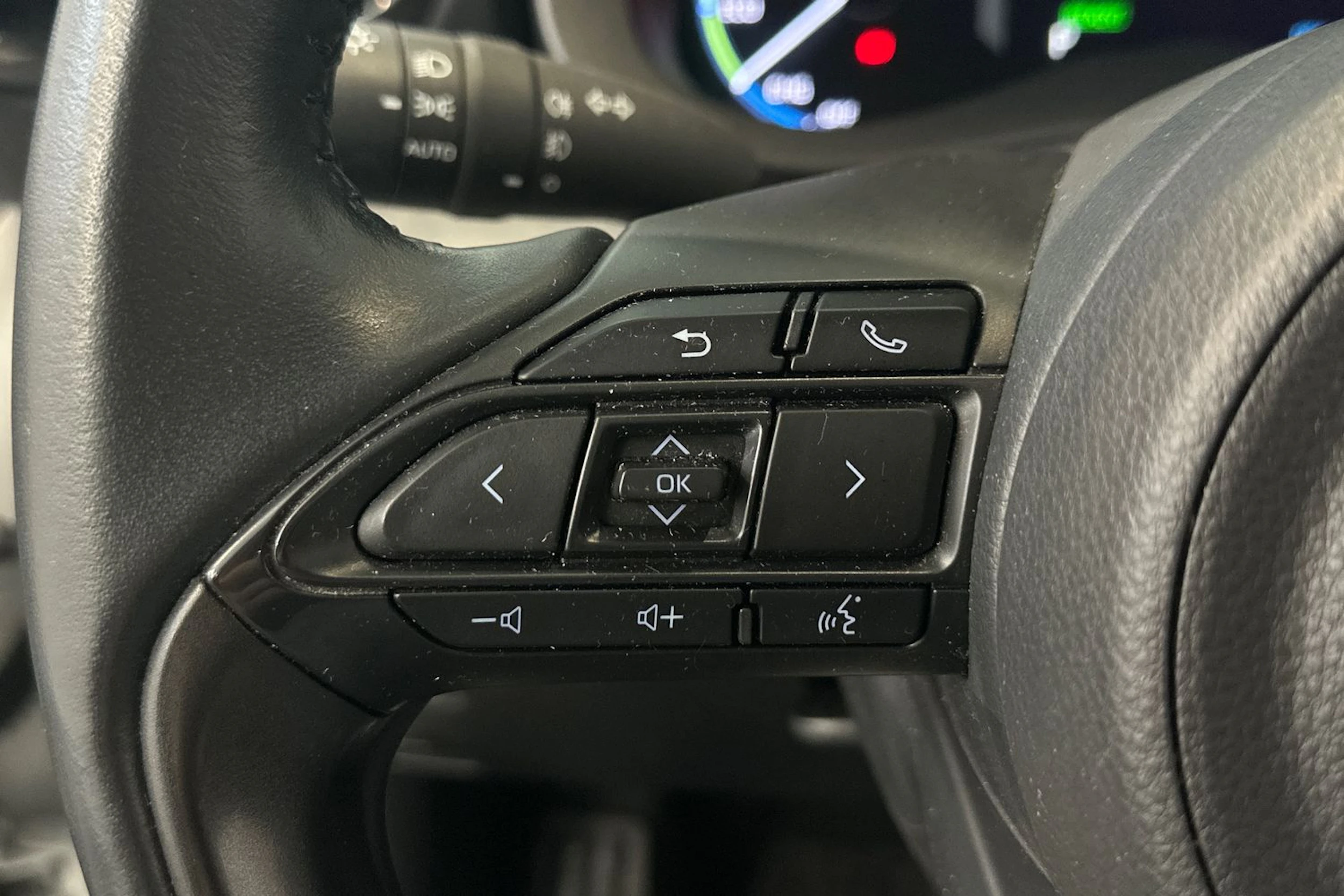 Valkoinen Toyota Yaris Cross 2022 kuva 16.