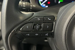 Valkoinen Toyota Yaris Cross 2022 kuva 16.