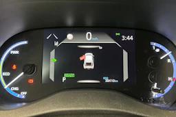 Valkoinen Toyota Yaris Cross 2022 kuva 18.